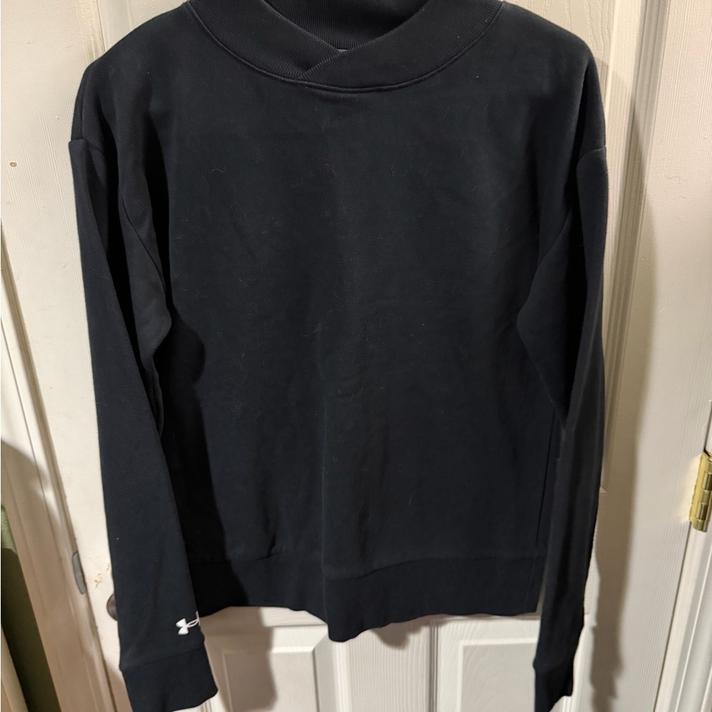 ❣️❄️Under Armour Black Sweatshirt